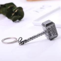 AVENGERS METAL KEYRING - THOR